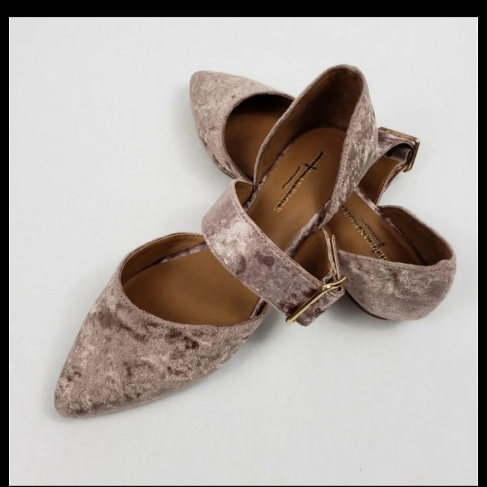 Velvet flats